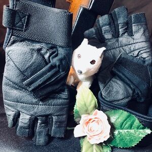 Unisex Black Fingerless Gloves